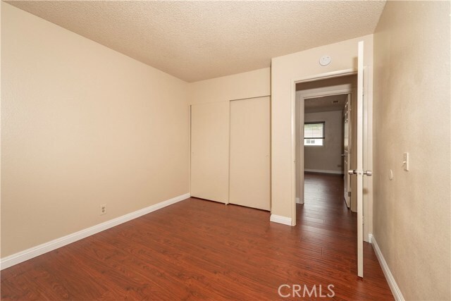 Building Photo - 1439 N Elderberry Ave