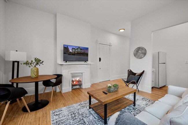 Building Photo - 242 Mccormick Pl