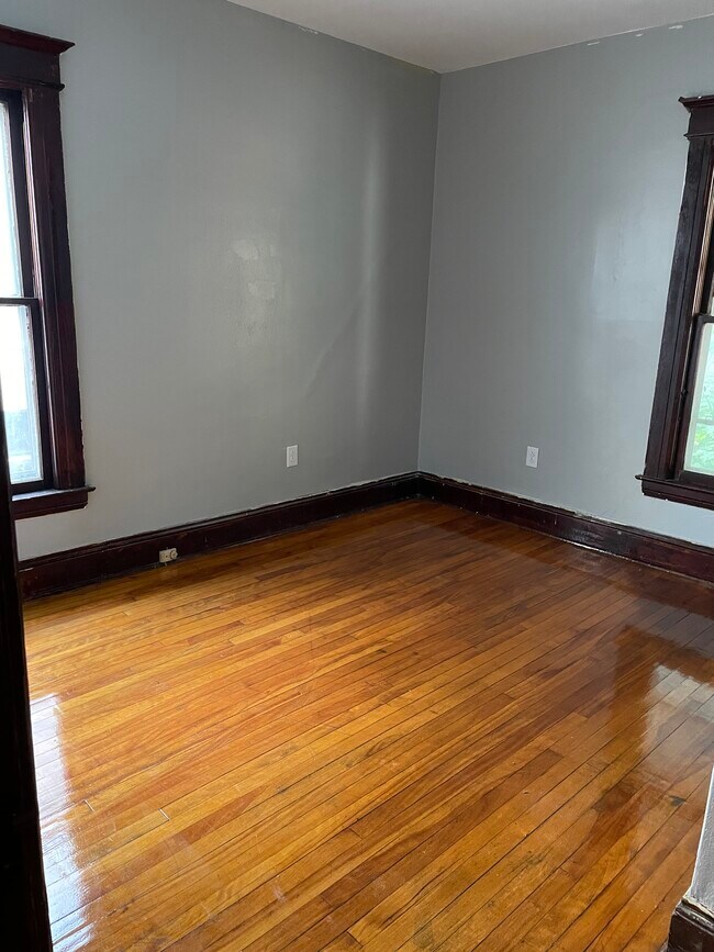 Building Photo - 1034 Bellevue Ave