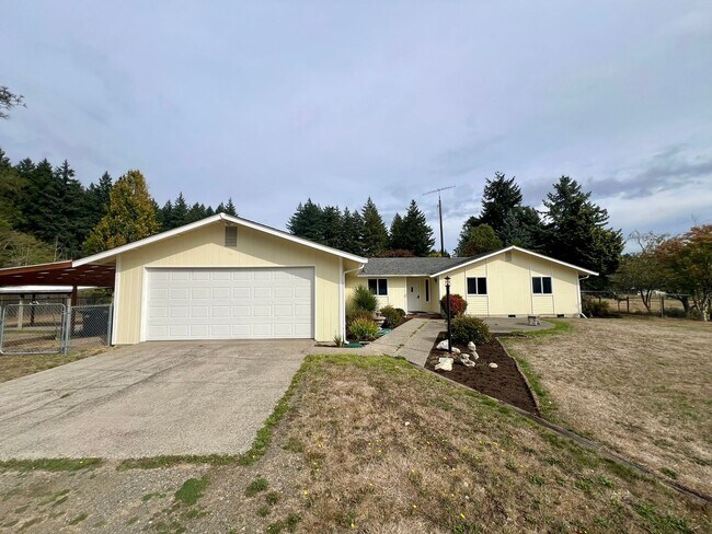 Building Photo - Spacious Home with Outbuildings on 2.3 Acres