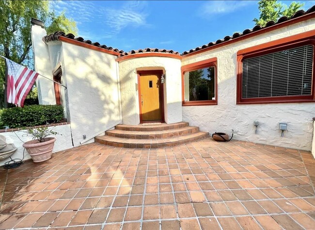 Building Photo - 1127 Clark Way