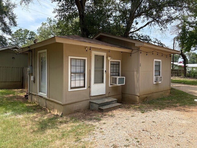 Primary Photo - Chapman Hills