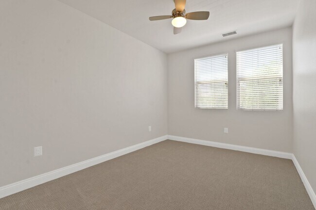 Building Photo - 604 El Paseo