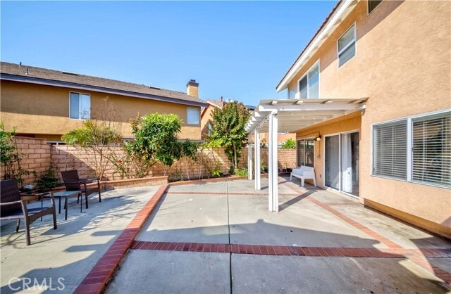 Building Photo - 5621 Rostrata Ave