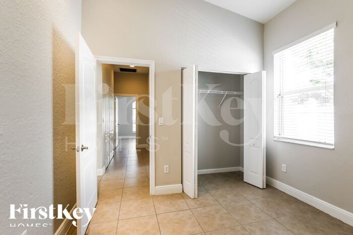 Building Photo - 1695 NE 37th Pl