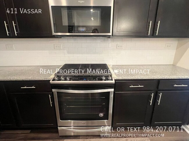 Building Photo - 411 Vassar-