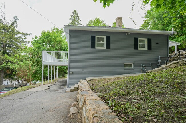 Building Photo - 59 Fairfax St