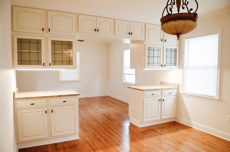 Building Photo - 6119 Bellona Ave