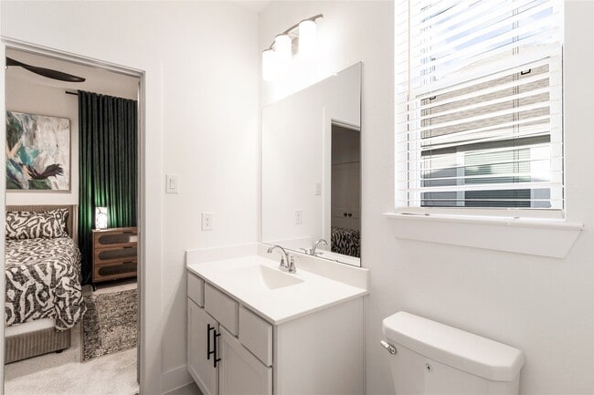 Building Photo - 21111 Rio San Jose Ct