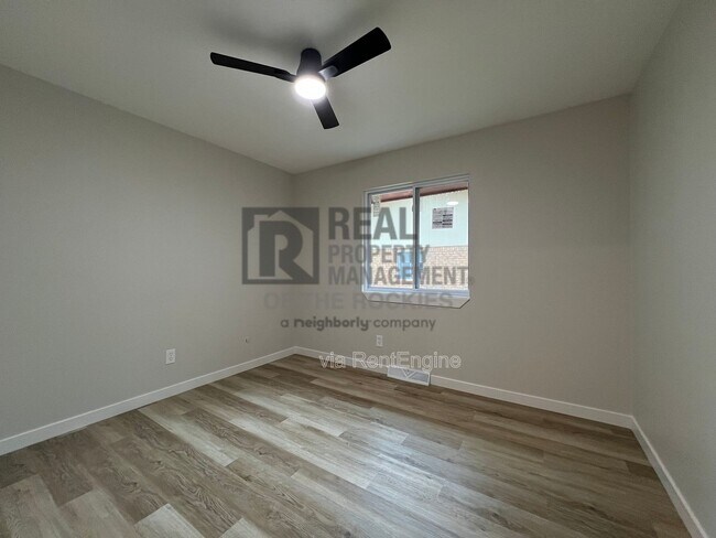 Building Photo - 1642 Larch St