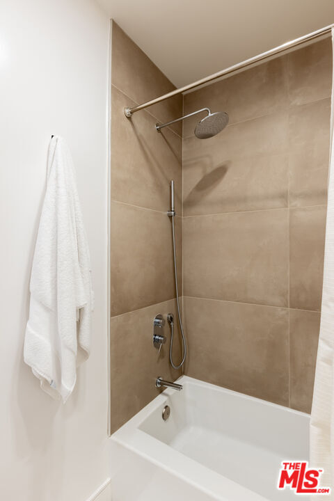 Building Photo - 1351 N Crescent Heights Blvd