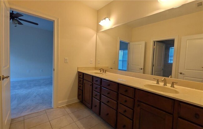 Building Photo - 3784 Courson St