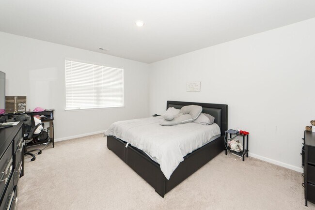 Building Photo - 3 Bedroom 2 Bath Home in Cane Bay Plantation - Summerville