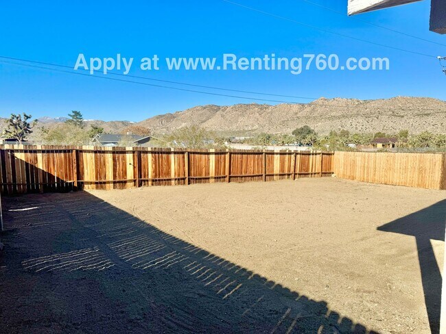 Building Photo - Spacious 3 Bed 2 Bath Home!