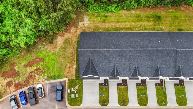 Building Photo - NEW 3-Bederoom Townhome, Now Offering $1000