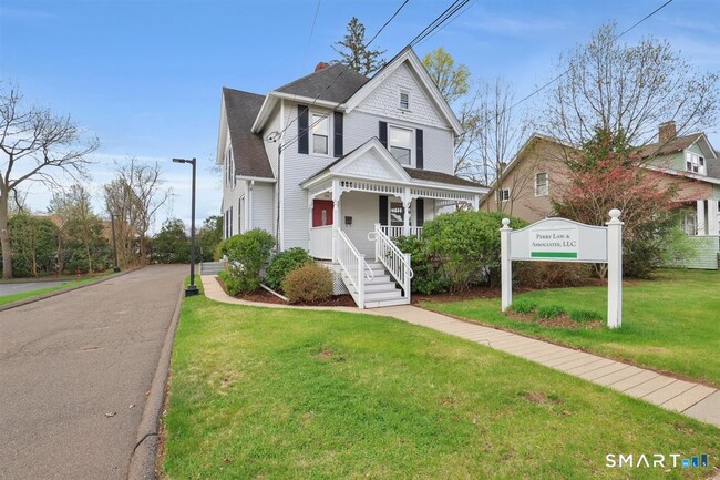 Building Photo - 36 School St