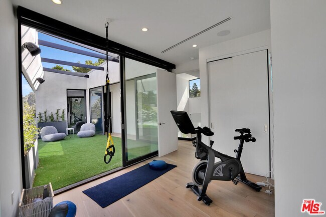 Building Photo - 1368 Beckwith Ave