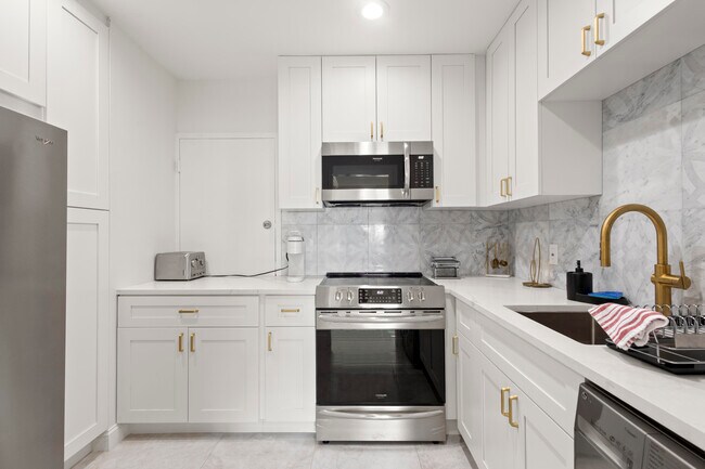 Building Photo - 120 N Ocean Blvd