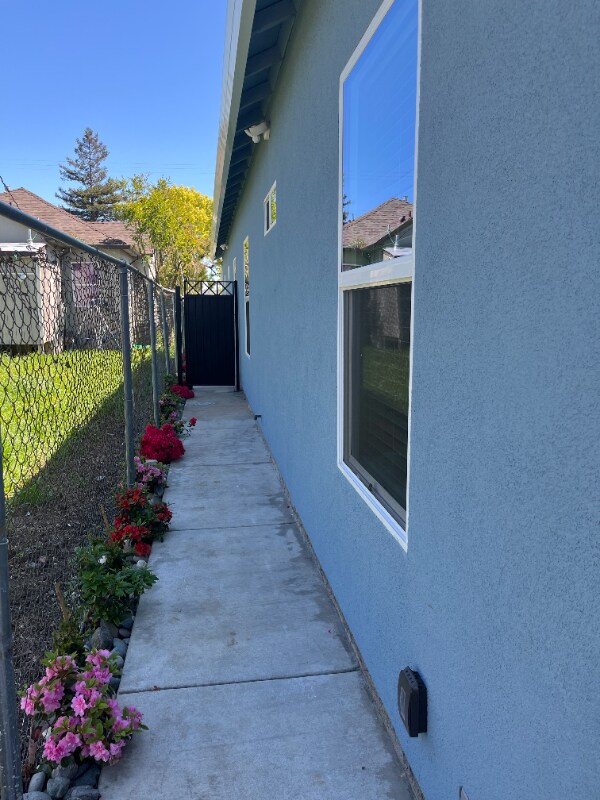 Building Photo - 6318 Ventura St