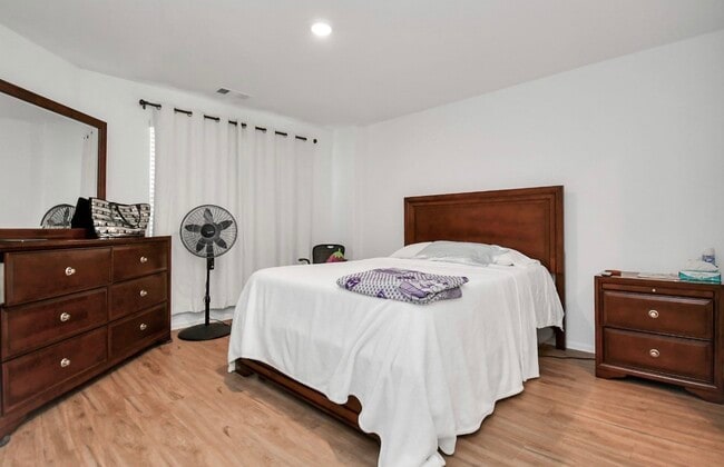 Building Photo - 18606 Rosehill Pr Dr