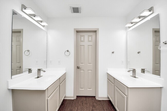 Building Photo - 6706 Hayman Dr