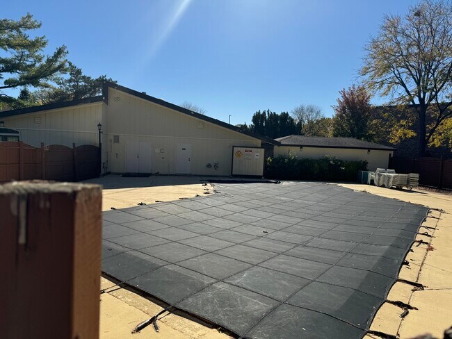 Building Photo - 1455 N Winslowe Dr