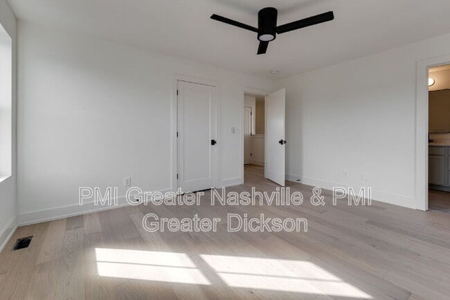 Building Photo - 539 Midnight Way