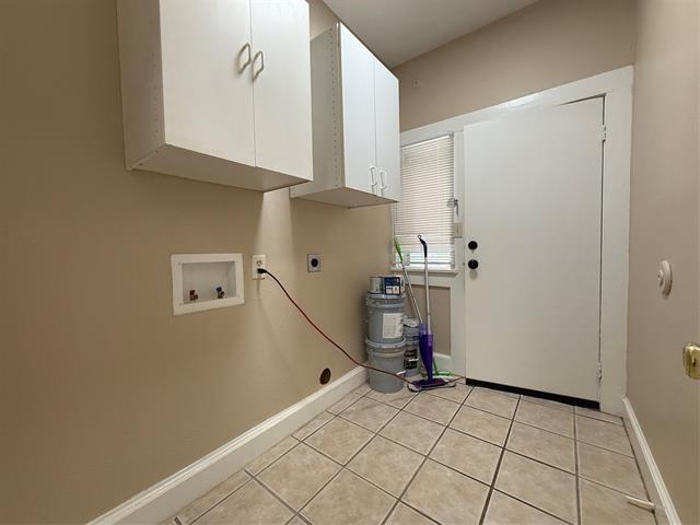Building Photo - 2126 Mistletoe Ave