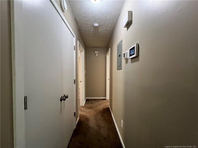 Building Photo - 420 Mangum Ct