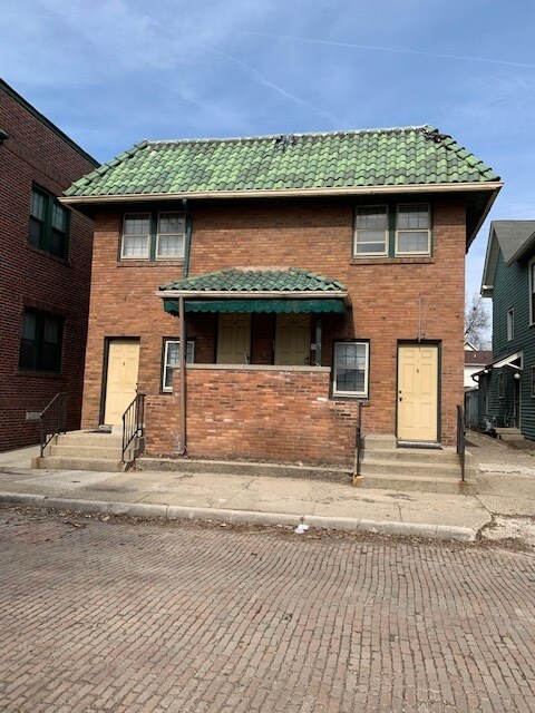 Primary Photo - 212 E 10th St