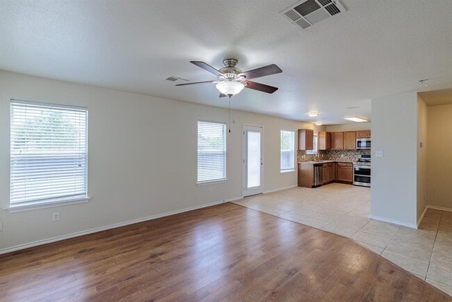 Building Photo - 157 Brickyard Ln