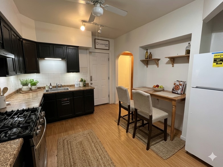 Kitchen - 10222 S Lafayette Ave