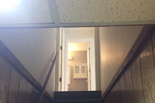 Building Photo - 1964 Crescent Ln