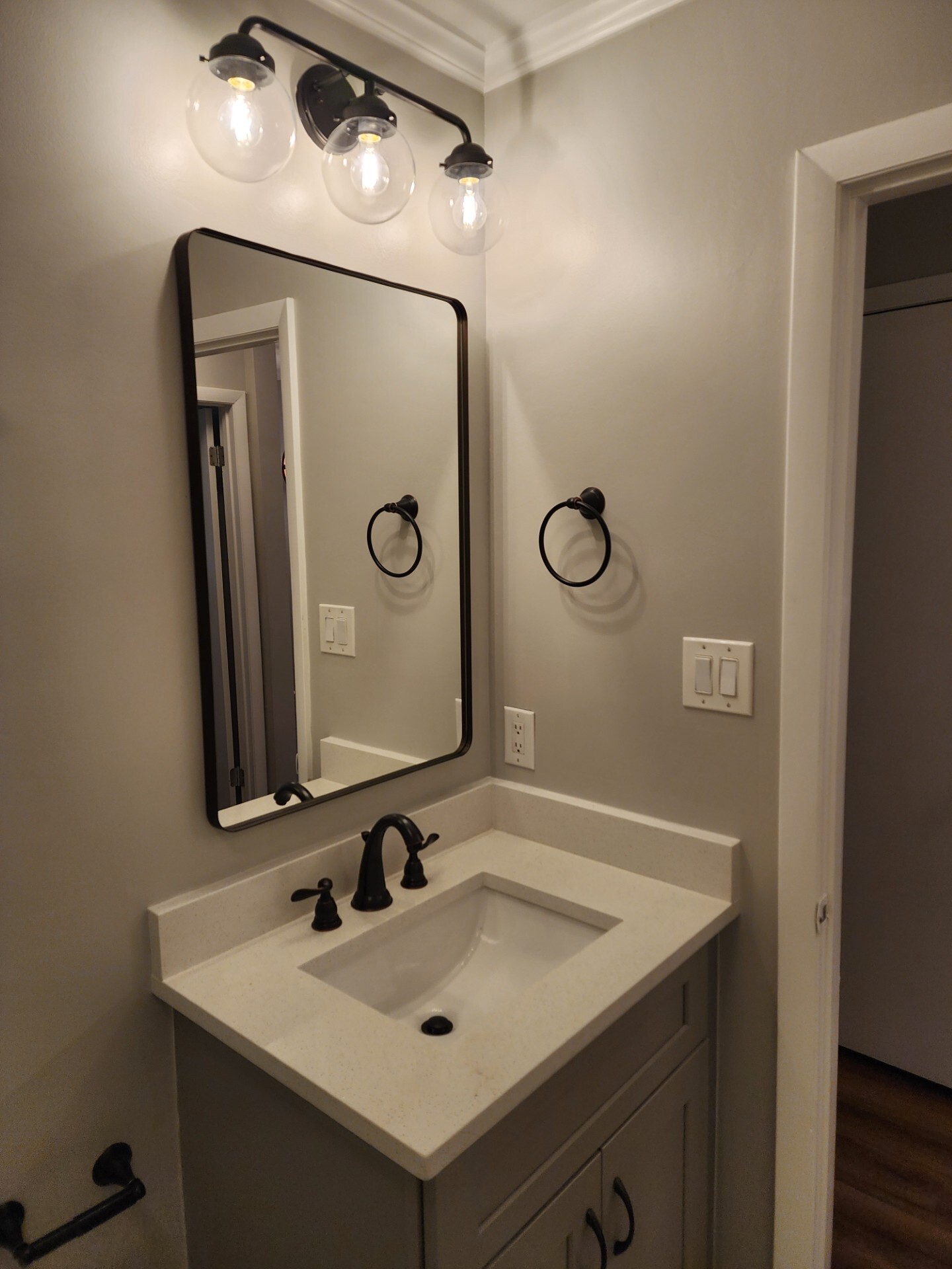 Upstairs bathroom - 6967 Staghorn Ln