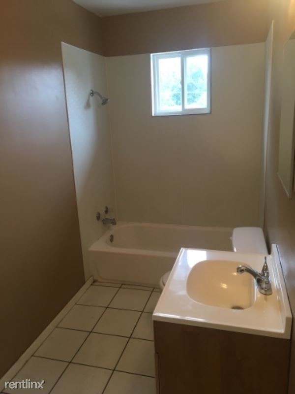 Building Photo - 2 br, 1 bath Apartment - 2845 E University St