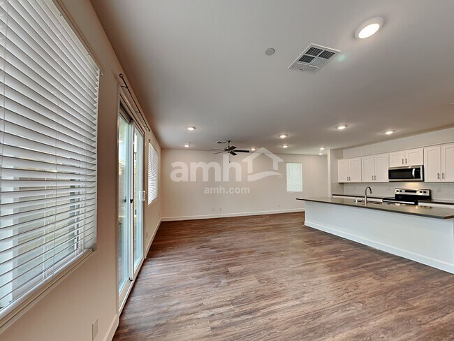 Building Photo - 10076 Roseum Ct