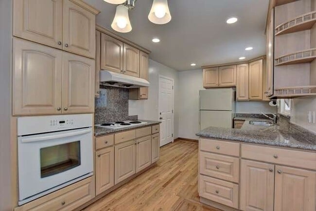 Primary Photo - 3 bed 2 bath home for rent in San Mateo