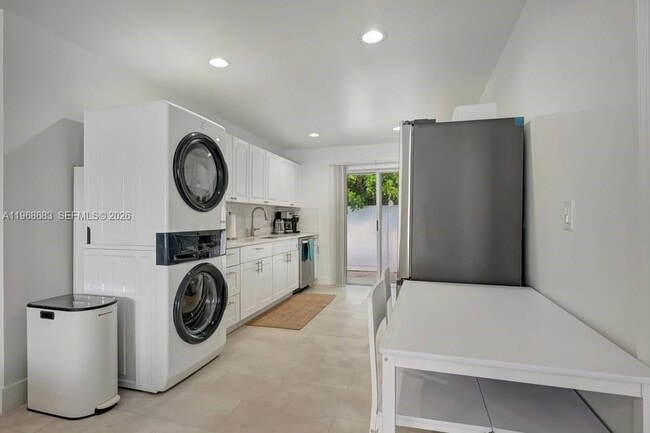 Building Photo - 1319 SW 30th St