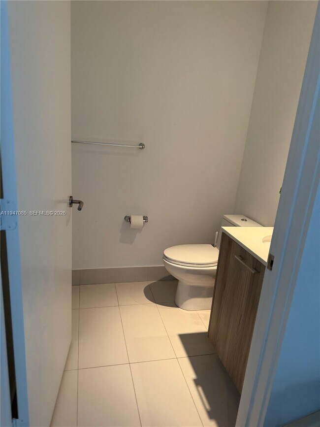 Building Photo - 501 NE 31st St