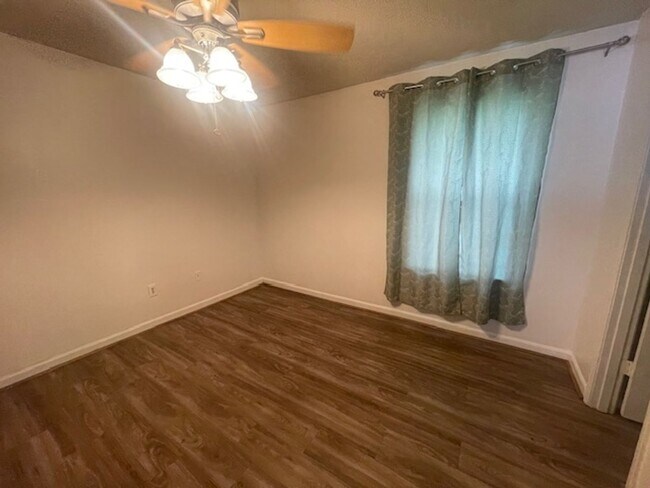 Building Photo - 3519 Goldfinch Drive