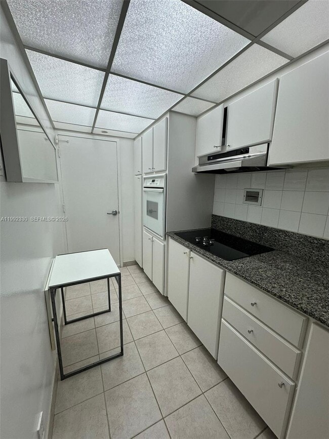 Building Photo - 1000 West Ave