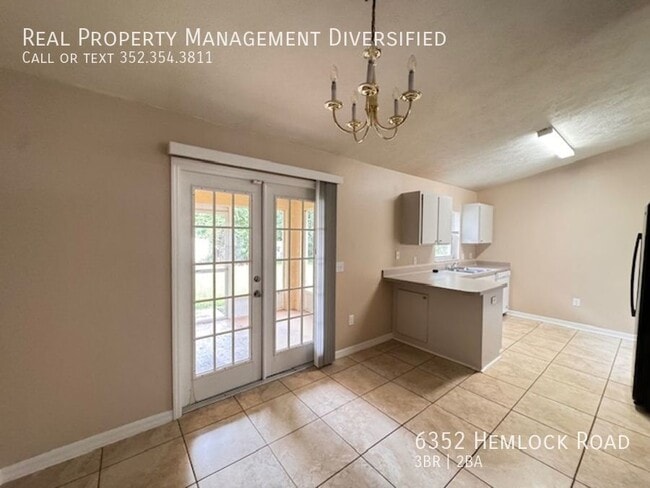 Building Photo - 6352 Hemlock Rd