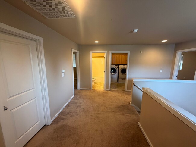 Building Photo - 9411 10th Ave Ct E
