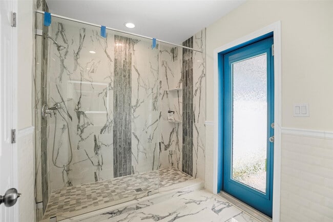 Building Photo - 2116 SE 18th St