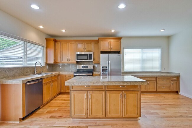 Building Photo - Nicely Refreshed Single Story 4 BR/2BA Great Location in Blossom Valley