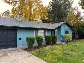 Building Photo - 2 Bedroom Duplex in Southwest Eugene