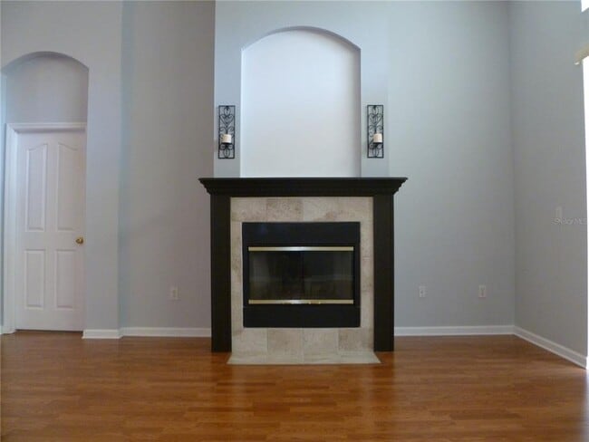 Building Photo - 6936 Cohasset Cir