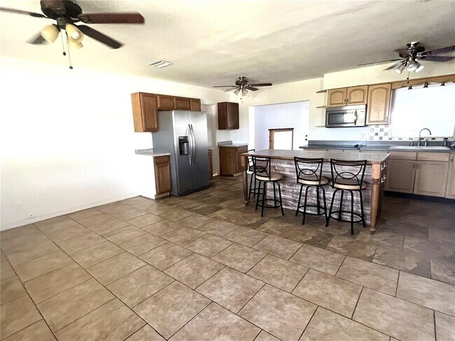 Building Photo - 11401 64th Terrace N