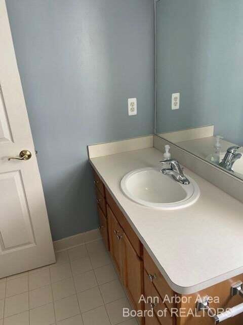 Building Photo - 8312 N Warwick Ct