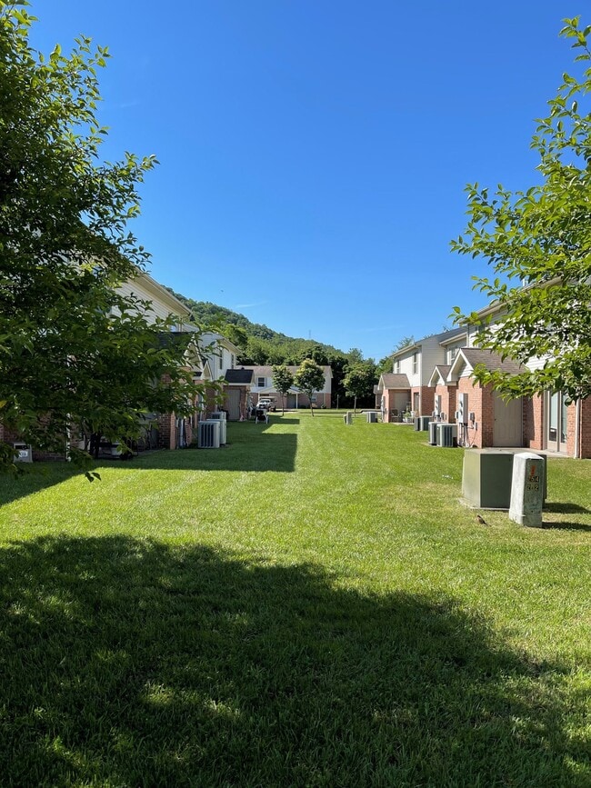 Building Photo - 602 Abbie Dr